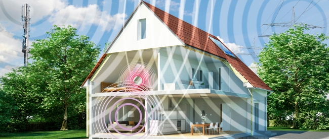 Smart Home: Je intensiver die drahtlose Vernetzung, desto mehr Elektrosmog und Überwachung zu Hause sind die Folge.