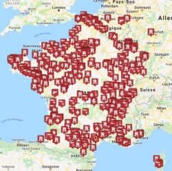 Die Karte zeigt, wo überall 2018 in Frankreich Kirchen durch Vandalenakte entweiht wurden oder brannten.
